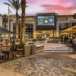 Amazing Resort In Noho